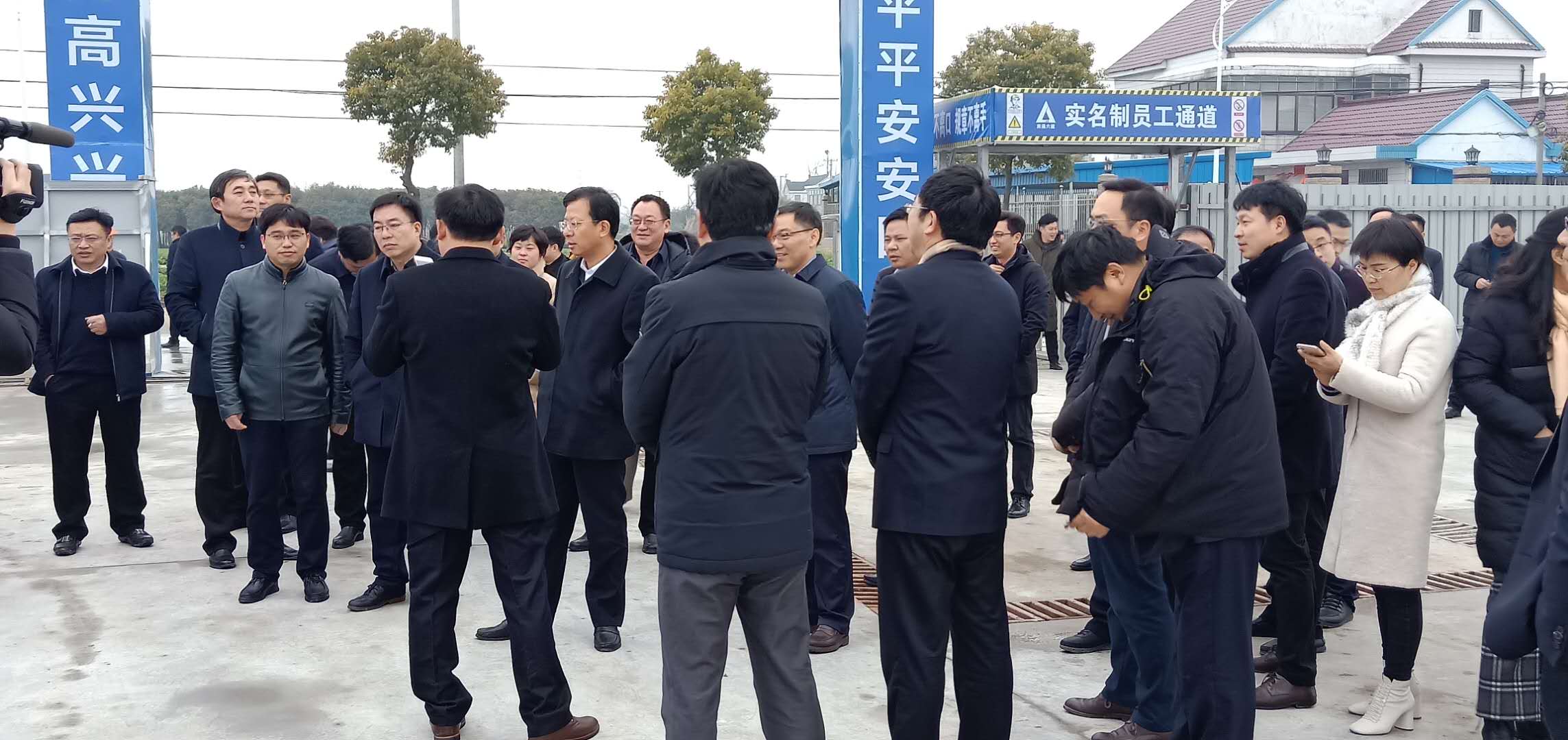 如皋市委領(lǐng)導(dǎo)蒞臨德信致遠(yuǎn)廠房項(xiàng)目工地